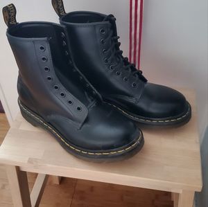 Dr. Martens 1460 8 Eye Boots